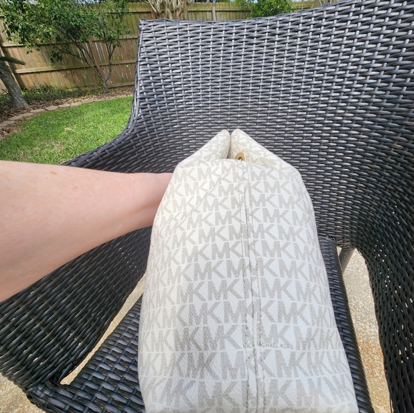 Euc Michael Kors Leather Shoulder Bag Purse - Picture 12 of 12